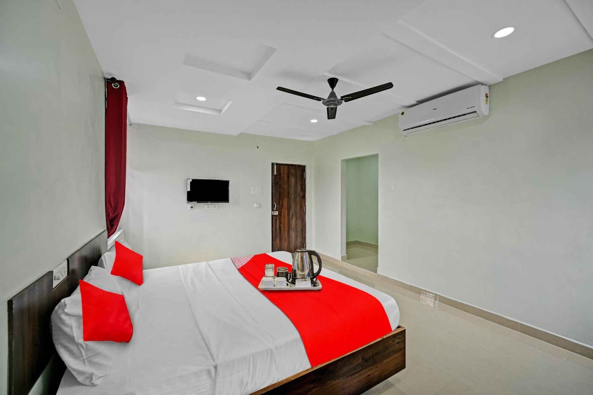 Hotel O Vrk Residency Kurmannapalem エクステリア 写真